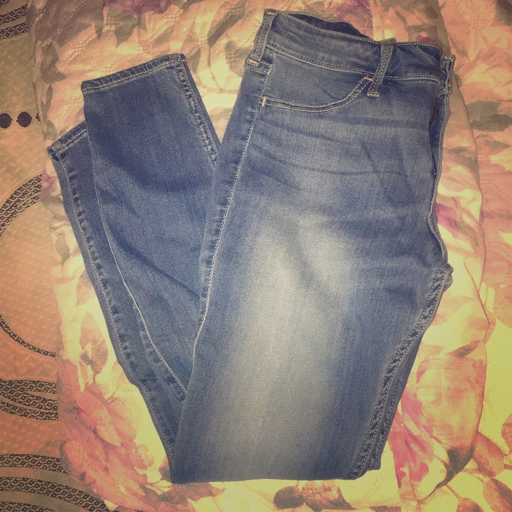 Hollister jeans